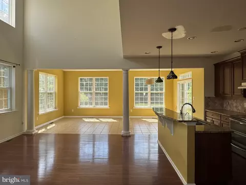 Living - 210 Topaz Cir, Dover, DE 19904 photo 5 of 7
