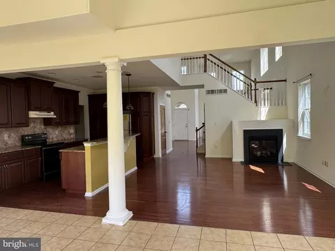 Living - 210 Topaz Cir, Dover, DE 19904 photo 3 of 7