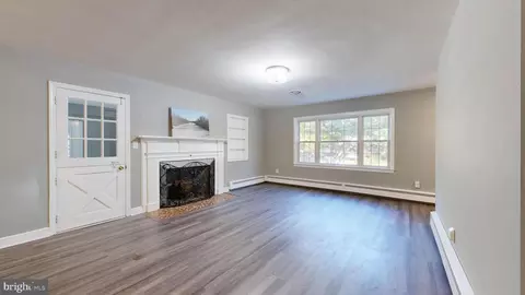 Living - 2043 Highland Ave, Dover, DE 19901 photo 2 of 2