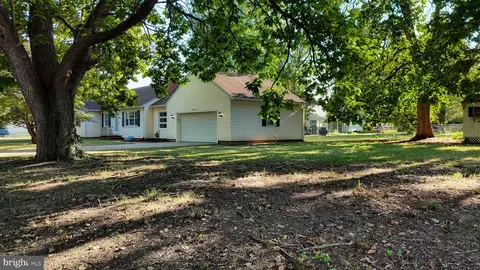 Exterior - 2043 Highland Ave, Dover, DE 19901 photo 1 of 12