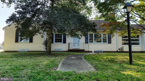 Exterior - 2043 Highland Ave, Dover, DE 19901 photo 6 of 12