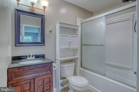 Bath - 44 W Inner Cir, Dover, DE 19904 photo 1 of 2