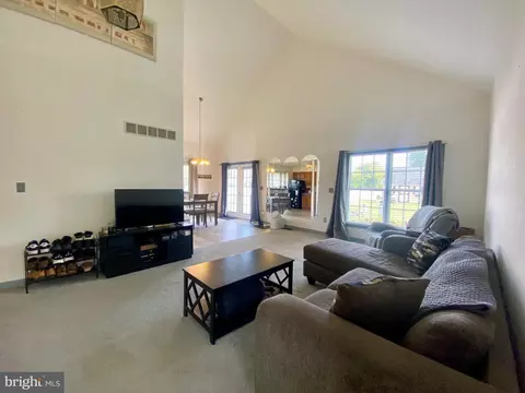 Living - 201 Sheffield Dr, Dover, DE 19901 photo 1 of 2