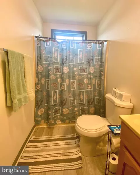 Bath - 201 Sheffield Dr, Dover, DE 19901 photo 2 of 2