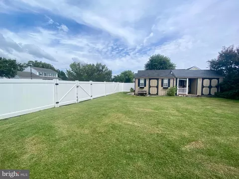 Exterior - 201 Sheffield Dr, Dover, DE 19901 photo 2 of 3