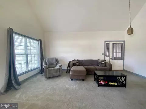 Living - 201 Sheffield Dr, Dover, DE 19901 photo 2 of 2