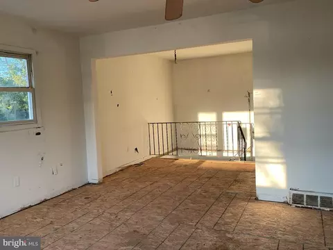Living - 1552 John Clark Rd, Dover, DE 19904 photo 1 of 2