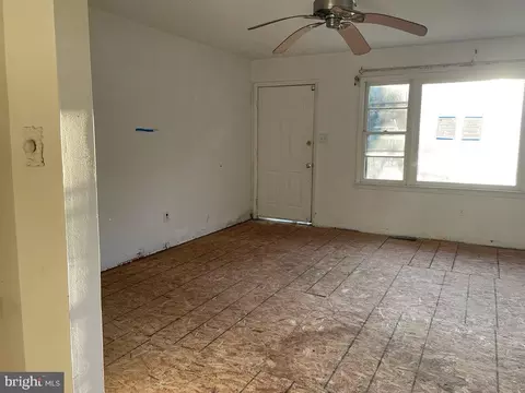 Living - 1552 John Clark Rd, Dover, DE 19904 photo 2 of 2