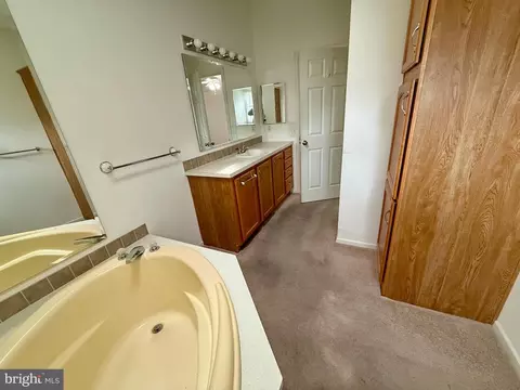 Bath - 549 Weaver Dr #549, Dover, DE 19901 photo 4 of 6