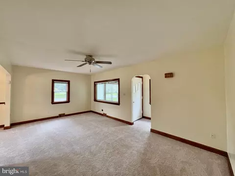 Living - 93 Orchard Ave, Dover, DE 19901 photo 2 of 4