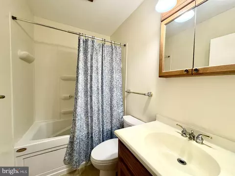 Bath - 93 Orchard Ave, Dover, DE 19901 photo 1 of 1