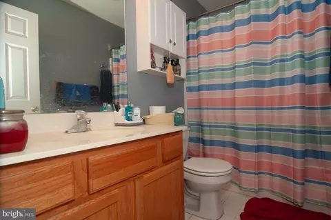 Bath - 202 W Darby Cir, Dover, DE 19904 photo 3 of 3