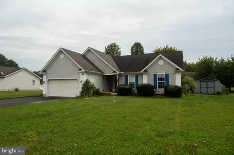 Exterior - 202 W Darby Cir, Dover, DE 19904 photo 1 of 5