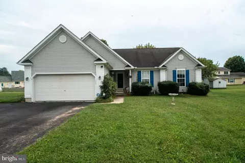 Exterior - 202 W Darby Cir, Dover, DE 19904 photo 2 of 5
