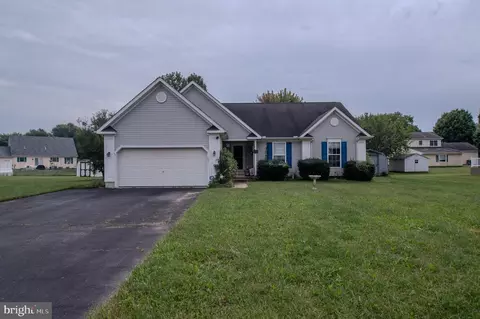 202 W Darby Cir, Dover, DE 19904