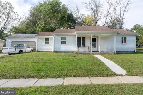 121 S Governors Blvd, Dover, DE 19901