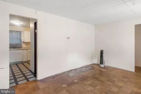 Living - 121 S Governors Blvd, Dover, DE 19901 photo 2 of 2