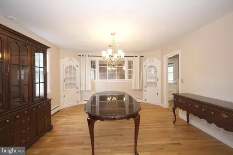 Dining - 1901 Mitten St, Dover, DE 19901 photo 1 of 4
