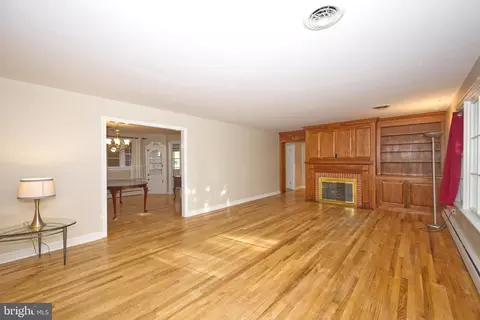 Living - 1901 Mitten St, Dover, DE 19901 photo 3 of 3