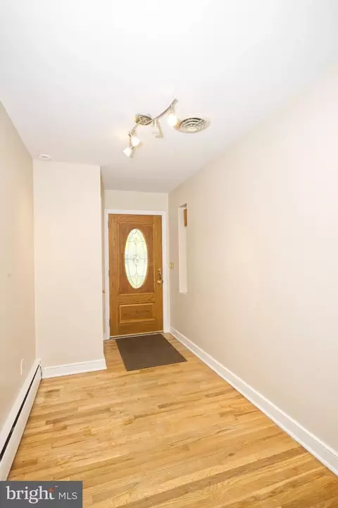 Entry Way - 1901 Mitten St, Dover, DE 19901 photo 2 of 4