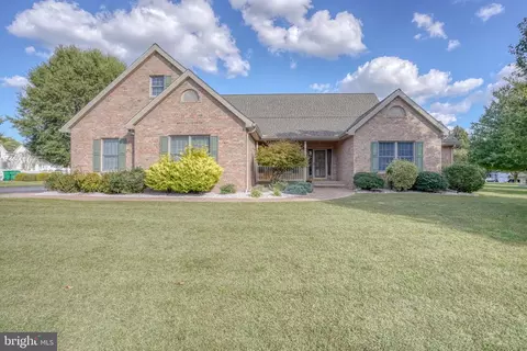 205 Scarlet Cir, Dover, DE 19904