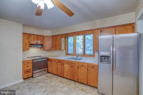 839 Woodcrest Dr, Dover, DE 19904 photo 14