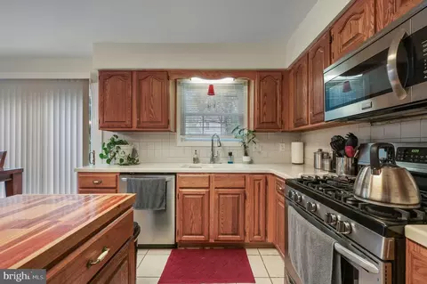 Kitchen - 106 Brandywine Dr, Dover, DE 19904 photo 2 of 3
