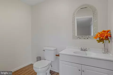 Bath - 175 Lexington Pl, Dover, DE 19901 photo 4 of 4