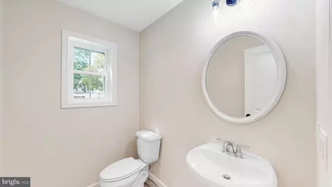 Entry Way - 99 Cooper St, Kenton, DE 19955 photo 6 of 10