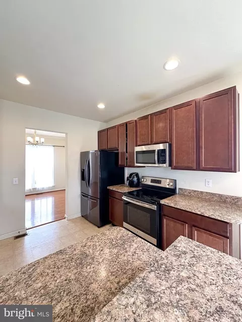 Kitchen - 209 E Constitution Dr, Smyrna, DE 19977 photo 2 of 4