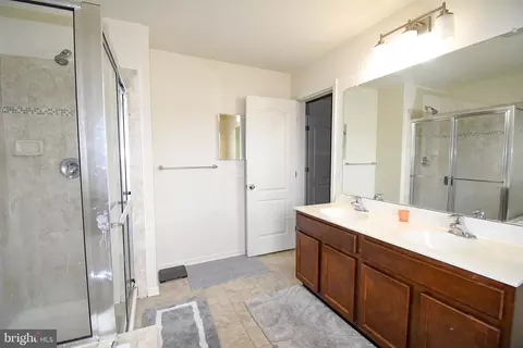 Entry Way - 209 E Constitution Dr, Smyrna, DE 19977 photo 5 of 6
