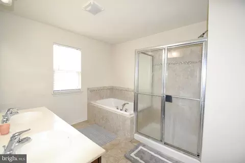 Bath - 209 E Constitution Dr, Smyrna, DE 19977 photo 2 of 3