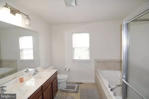 Entry Way - 209 E Constitution Dr, Smyrna, DE 19977 photo 4 of 6