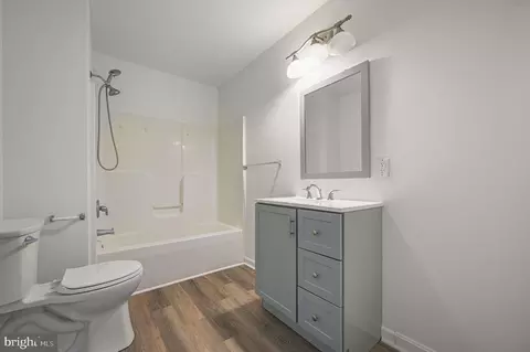 Bath - 44 Moriarty St, Dover, DE 19901 photo 1 of 1
