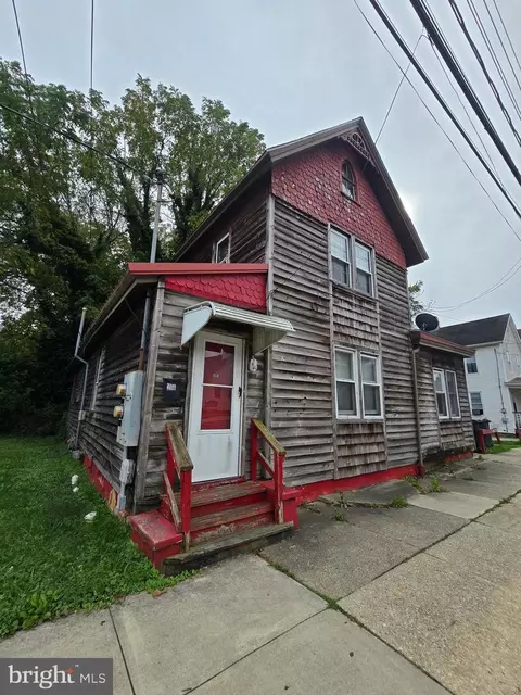 Exterior - 214 W Division St, Dover, DE 19904 photo 1 of 12