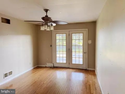 Living - 7250 Bayside Dr, Dover, DE 19901 photo 3 of 6