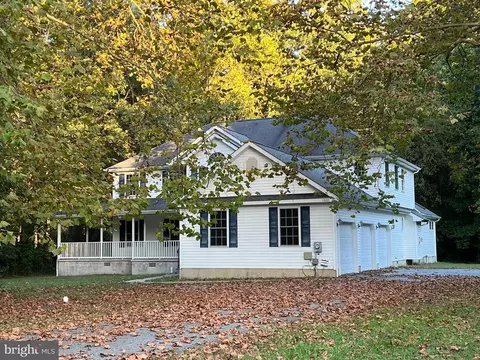 1290 W 1320 W College Rd, Dover, DE 19904