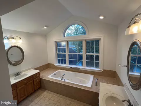 Bath - 1290 W 1320 W College Rd, Dover, DE 19904 photo 3 of 3