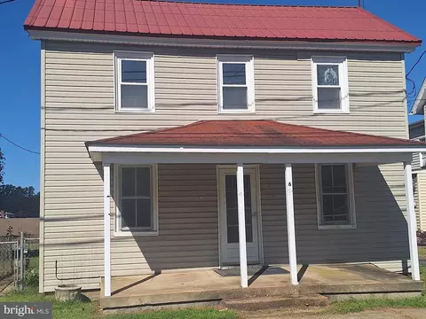 6 West Walnut Street, Magnolia, DE 19962