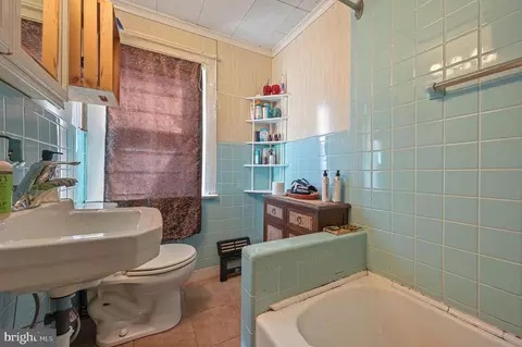 Bath - 32 Bell St, Dover, DE 19901 photo 1 of 1