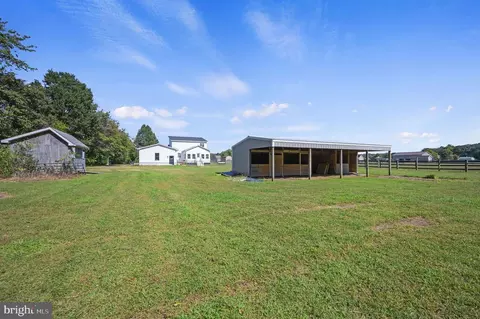 Exterior - 1104 Bloomfield Dr, Harrington, DE 19952 photo 2 of 4