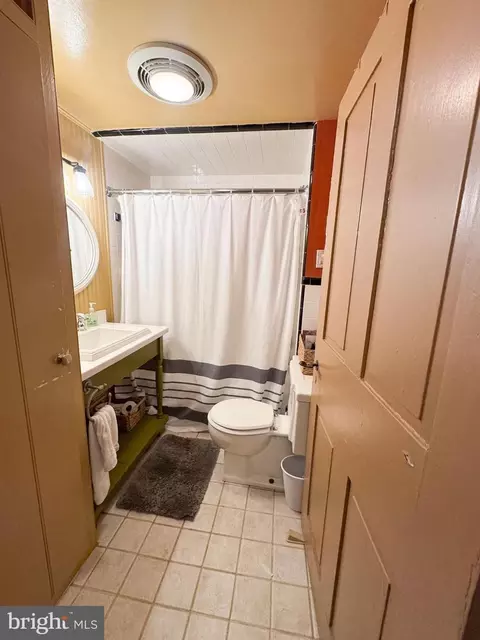 Bath - 14 E Commerce St, Smyrna, DE 19977 photo 3 of 4
