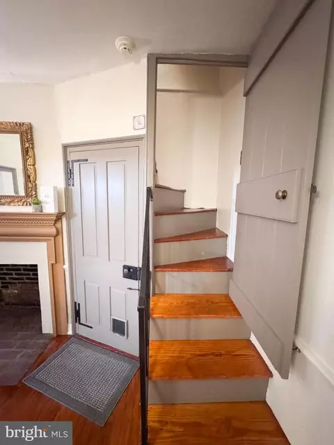 Entry Way - 14 E Commerce St, Smyrna, DE 19977 photo 2 of 5
