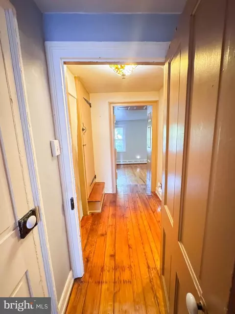 Entry Way - 14 E Commerce St, Smyrna, DE 19977 photo 3 of 5