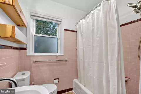Bath - 721 S Halsey Rd, Dover, DE 19901 photo 2 of 2
