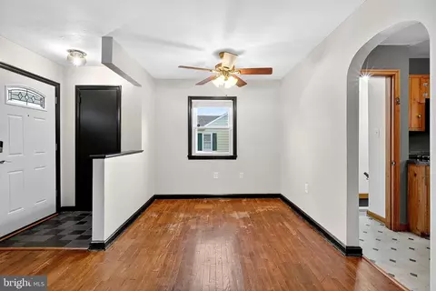 Entry Way - 721 S Halsey Rd, Dover, DE 19901 photo 2 of 5