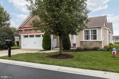 Exterior - 37 Siltstone Dr, Dover, DE 19901 photo 2 of 8