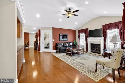 Entry Way - 37 Siltstone Dr, Dover, DE 19901 photo 3 of 5