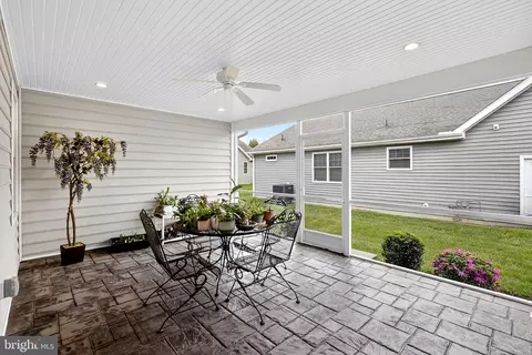 Exterior - 37 Siltstone Dr, Dover, DE 19901 photo 4 of 8