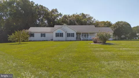 74 Connie Ln, Dover, DE 19901